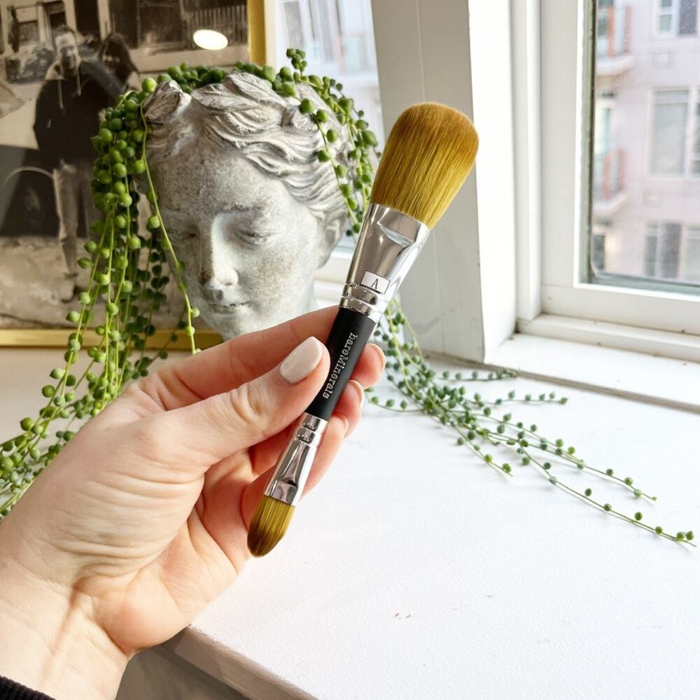 NEW BareMinerals Buff & Conceal Brush